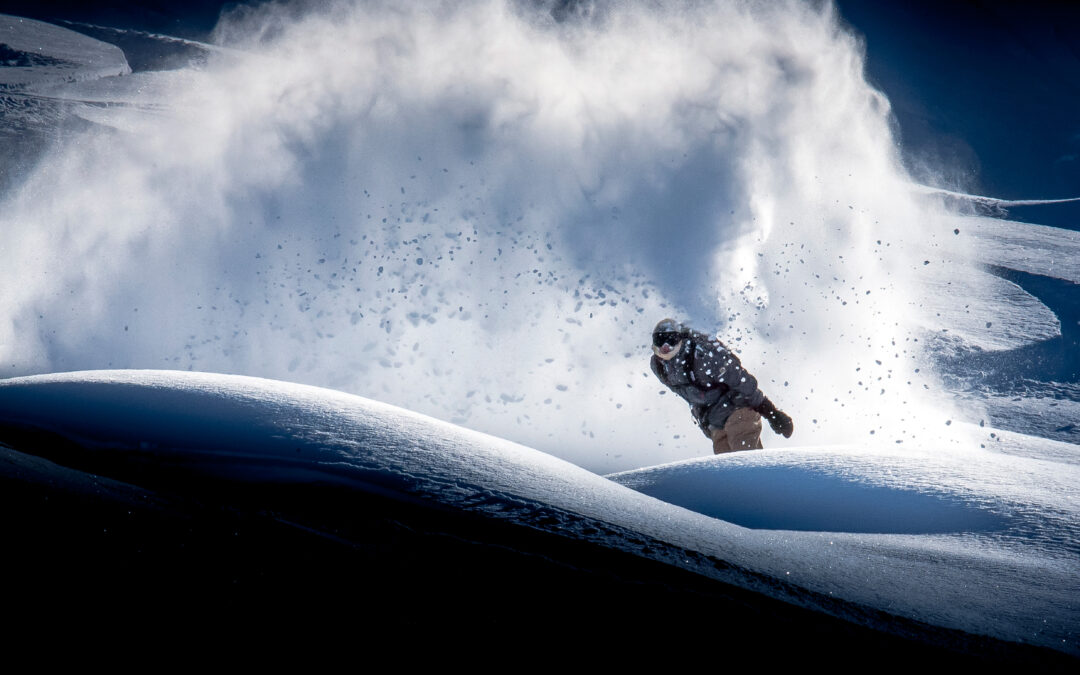 Snowboard en poudreuse avec Victor Daviet